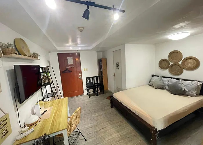Ortigas Condotel Near Robinsons Galleria With Free Pool Apartment